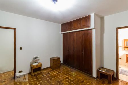 Casa à venda com 375m², 4 quartos e 2 vagasSuíte 2