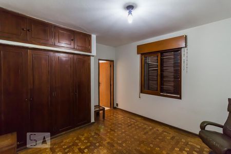 Casa à venda com 375m², 4 quartos e 2 vagasSuíte 2