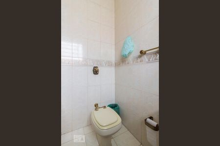 Casa à venda com 375m², 4 quartos e 2 vagasBanheiro suíte 2