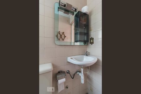 Casa à venda com 375m², 4 quartos e 2 vagasBanheiro varanda