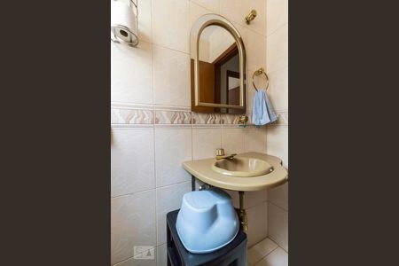 Casa à venda com 375m², 4 quartos e 2 vagasLavabo