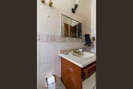 Casa à venda com 375m², 4 quartos e 2 vagasBanheiro