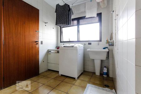 Apartamento à venda com 210m², 3 quartos e 3 vagas Apartamento à venda com 210m², 3 quartos e 3 vagasárea de serviço