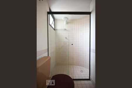 Detalhe do banheiro suíte   de apartamento para alugar com 1 quarto, 40m² em Vila Suzana, São Paulo