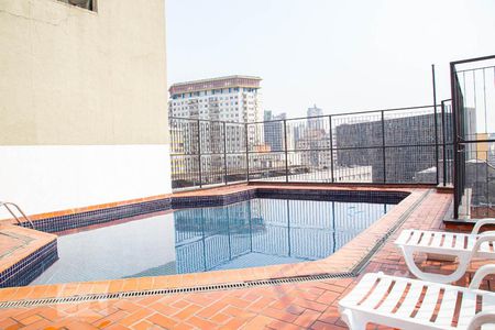 Apartamento à venda com 29m², 1 quarto e 1 vaga Apartamento à venda com 29m², 1 quarto e 1 vagaÁrea comum - Piscina
