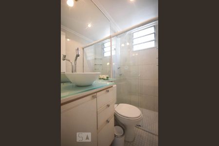 Banheiro de apartamento para alugar com 2 quartos, 42m² em Jardim Leonor, São Paulo
