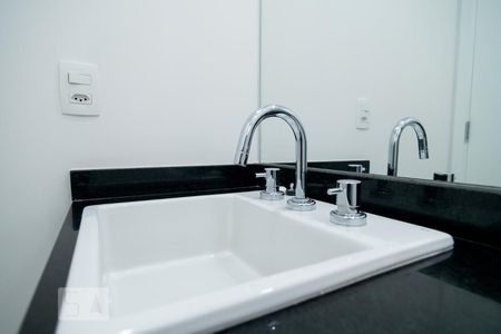 Banheiro Social de kitnet/studio à venda com 1 quarto, 30m² em Vila Cordeiro, São Paulo