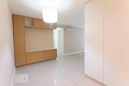 Apartamento para alugar com 120m², 3 quartos e 1 vaga Apartamento para alugar com 120m², 3 quartos e 1 vagaSala
