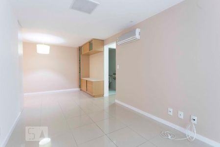 Apartamento para alugar com 120m², 3 quartos e 1 vaga Apartamento para alugar com 120m², 3 quartos e 1 vagaSala