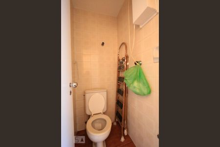 Apartamento à venda com 159m², 4 quartos e 3 vagas Apartamento à venda com 159m², 4 quartos e 3 vagasBanheiro de serviço