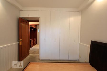 Apartamento à venda com 159m², 4 quartos e 3 vagas Apartamento à venda com 159m², 4 quartos e 3 vagasSuite