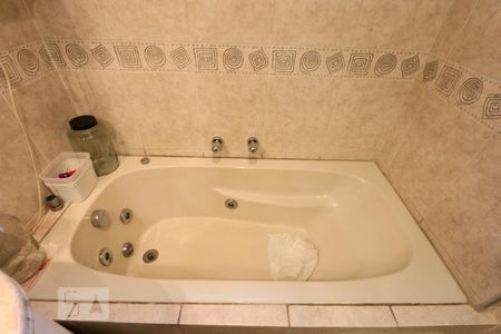 Apartamento à venda com 159m², 4 quartos e 3 vagas Apartamento à venda com 159m², 4 quartos e 3 vagasSuite