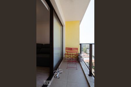 Sacada de apartamento à venda com 1 quarto, 57m² em Cambuí, Campinas