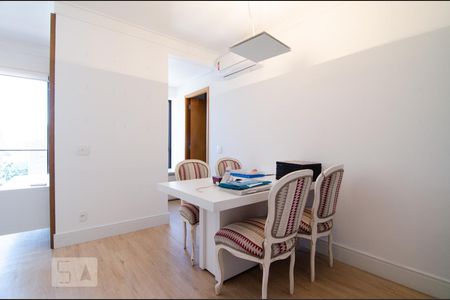 Entrada/Sala de jantar de apartamento à venda com 1 quarto, 57m² em Cambuí, Campinas