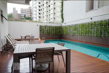 Apartamento à venda com 57m², 1 quarto e 1 vagaDependências do prédio - piscina