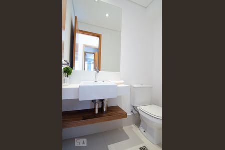 Lavabo de apartamento à venda com 1 quarto, 57m² em Cambuí, Campinas