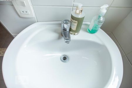 Banheiro de Serviço  de apartamento para alugar com 3 quartos, 172m² em Centro, Jundiaí