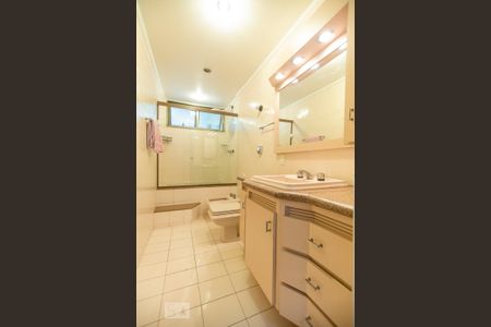 Apartamento para alugar com 172m², 3 quartos e 2 vagas Apartamento para alugar com 172m², 3 quartos e 2 vagasBanheiro Social