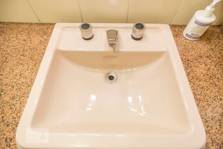 Apartamento para alugar com 172m², 3 quartos e 2 vagas Apartamento para alugar com 172m², 3 quartos e 2 vagasBanheiro Social