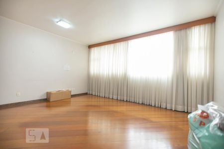 Apartamento para alugar com 172m², 3 quartos e 2 vagas Apartamento para alugar com 172m², 3 quartos e 2 vagasSala