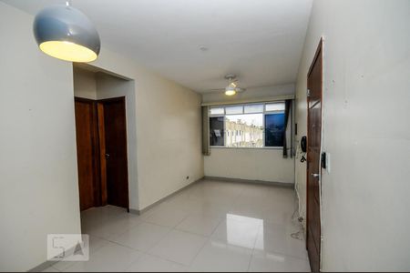 Sala de apartamento para alugar com 1 quarto, 47m² em Pechincha , Rio de Janeiro