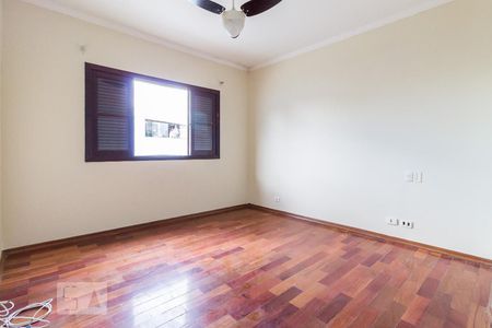 Casa à venda com 240m², 5 quartos e 3 vagasSuíte 03