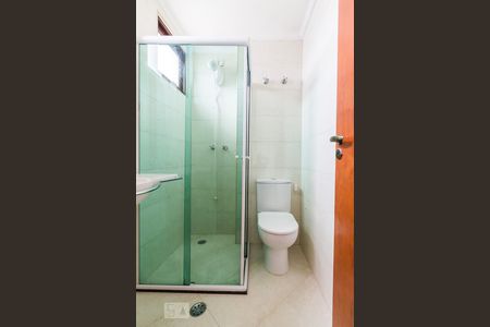 Casa à venda com 240m², 5 quartos e 3 vagasBanheiro da suíte 01