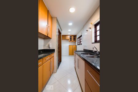 Casa à venda com 240m², 5 quartos e 3 vagasCozinha