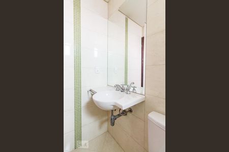 Casa à venda com 240m², 5 quartos e 3 vagasBanheiro da suíte 02