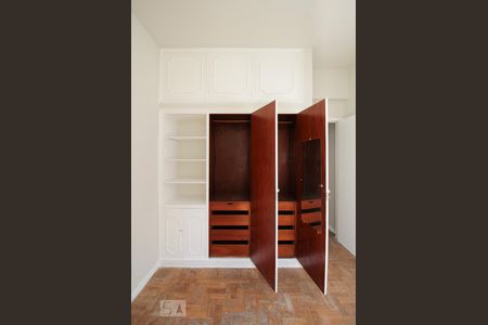 Armário quarto 1 de apartamento para alugar com 3 quartos, 100m² em Tijuca, Rio de Janeiro