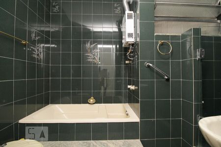 Apartamento para alugar com 100m², 3 quartos e 1 vagaBanheira