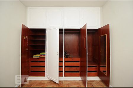 Apartamento para alugar com 100m², 3 quartos e 1 vagaArmário quarto 2