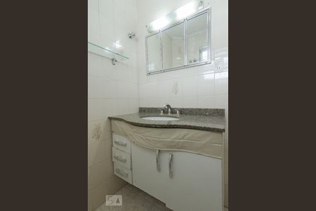 Casa para alugar com 110m², 3 quartos e sem vaga Casa para alugar com 110m², 3 quartos e sem vagaBanheiro da Suíte