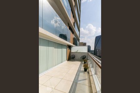 Apartamento para alugar com 76m², 1 quarto e 2 vagasVaranda