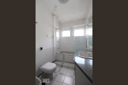 Apartamento à venda com 210m², 4 quartos e 2 vagasBanheiro da Suíte 2