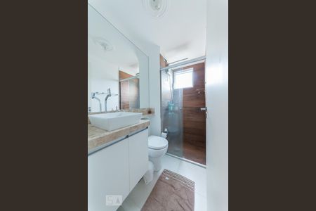 Banheiro de apartamento à venda com 2 quartos, 48m² em Parque Prado, Campinas