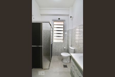 Studio à venda com 32m², 1 quarto e sem vaga Studio à venda com 32m², 1 quarto e sem vagaBanheiro