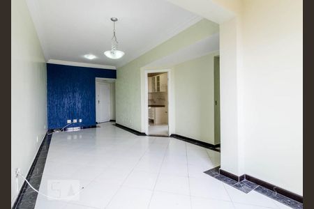 Apartamento para alugar com 80m², 2 quartos e 1 vagaSala