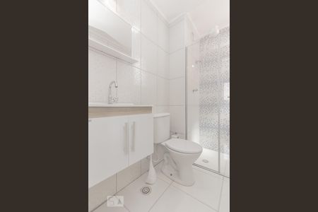 Banheiro de apartamento para alugar com 2 quartos, 55m² em Continental, Osasco