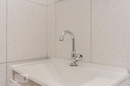 Banheiro de apartamento para alugar com 2 quartos, 55m² em Continental, Osasco