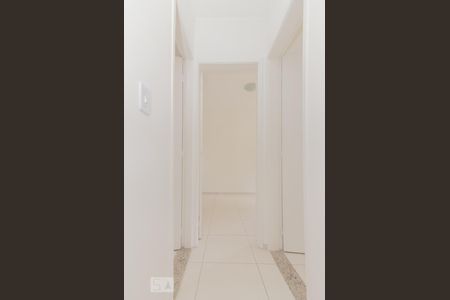 Corredor de apartamento para alugar com 2 quartos, 55m² em Continental, Osasco