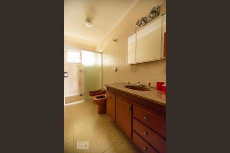 Apartamento para alugar com 180m², 4 quartos e 2 vagas Apartamento para alugar com 180m², 4 quartos e 2 vagasBanheiro Social