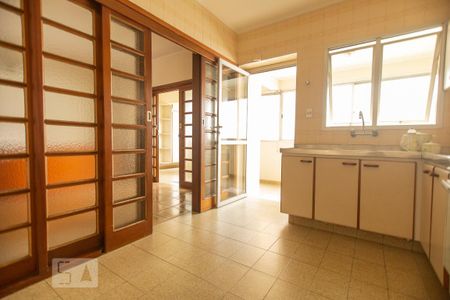Apartamento para alugar com 180m², 4 quartos e 2 vagas Apartamento para alugar com 180m², 4 quartos e 2 vagasCozinha
