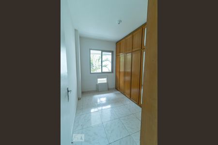 Quarto 01 de apartamento para alugar com 2 quartos, 70m² em Anil, Rio de Janeiro