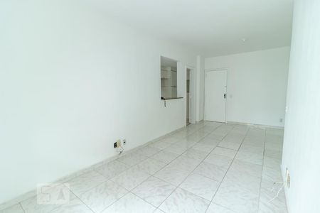 Sala de apartamento para alugar com 2 quartos, 70m² em Anil, Rio de Janeiro
