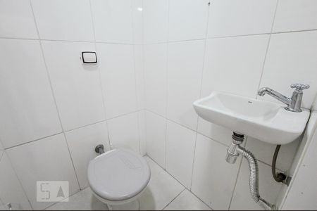 Casa para alugar com 200m², 3 quartos e 2 vagas Casa para alugar com 200m², 3 quartos e 2 vagasBanheiro - Quintal