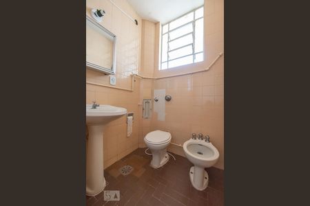 Apartamento para alugar com 77m², 3 quartos e sem vaga Apartamento para alugar com 77m², 3 quartos e sem vagaBanheiro social