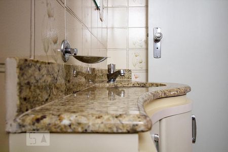 Banheiro de apartamento para alugar com 2 quartos, 84m² em Gutierrez, Belo Horizonte