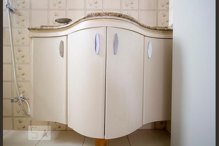 Banheiro de apartamento para alugar com 2 quartos, 84m² em Gutierrez, Belo Horizonte