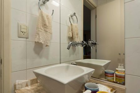 Banheiro social (Torneira) de apartamento para alugar com 2 quartos, 80m² em Vila Mariana, São Paulo